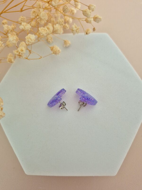 Boucles d'oreilles Violet coeur – Image 2