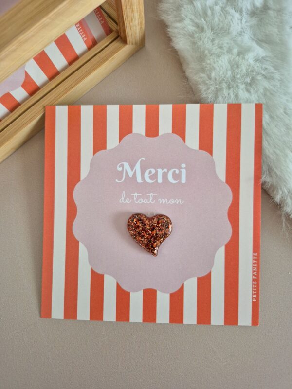 Pin's Coeur Noisette