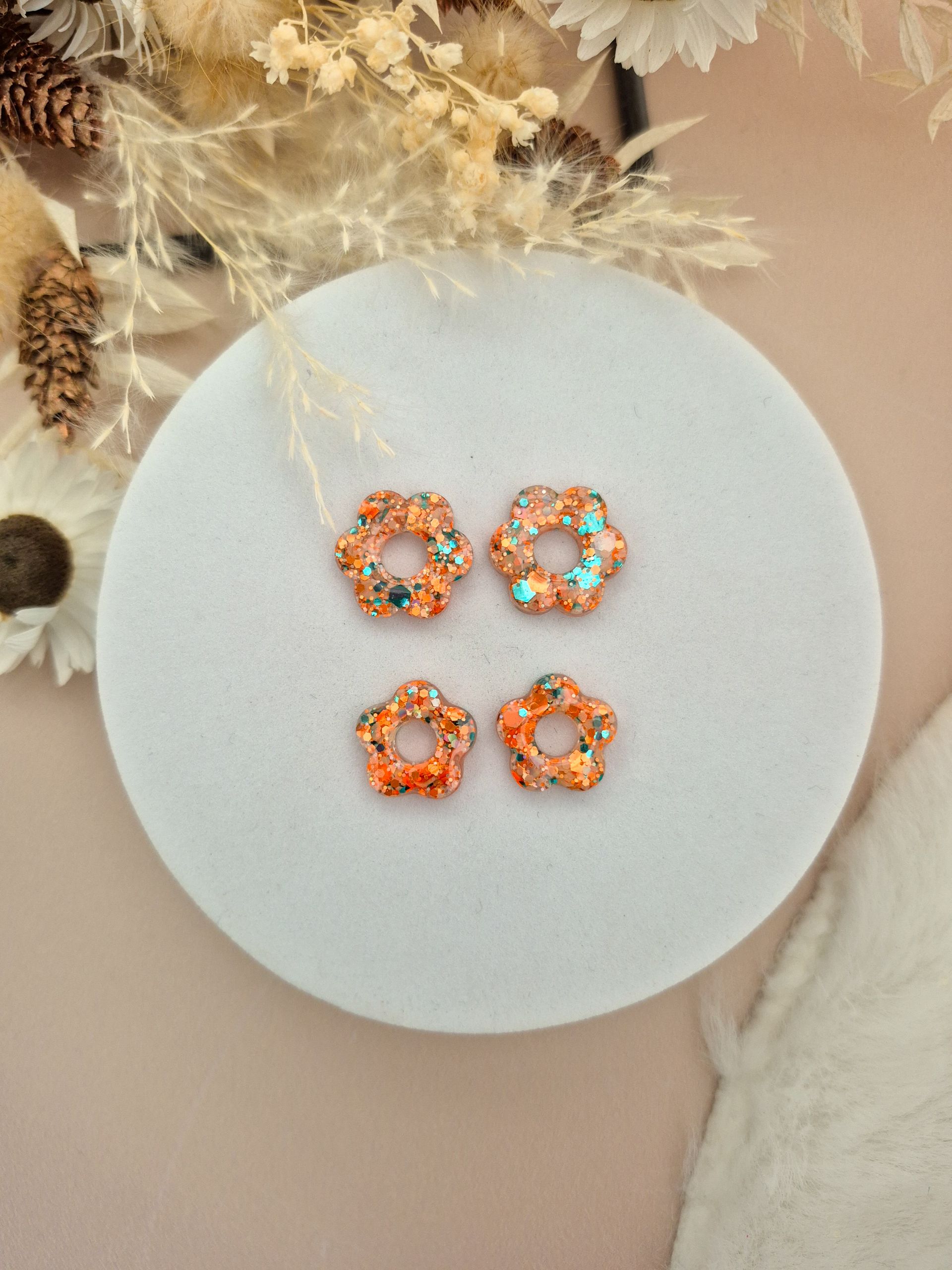 Charms Flowerette Opaline