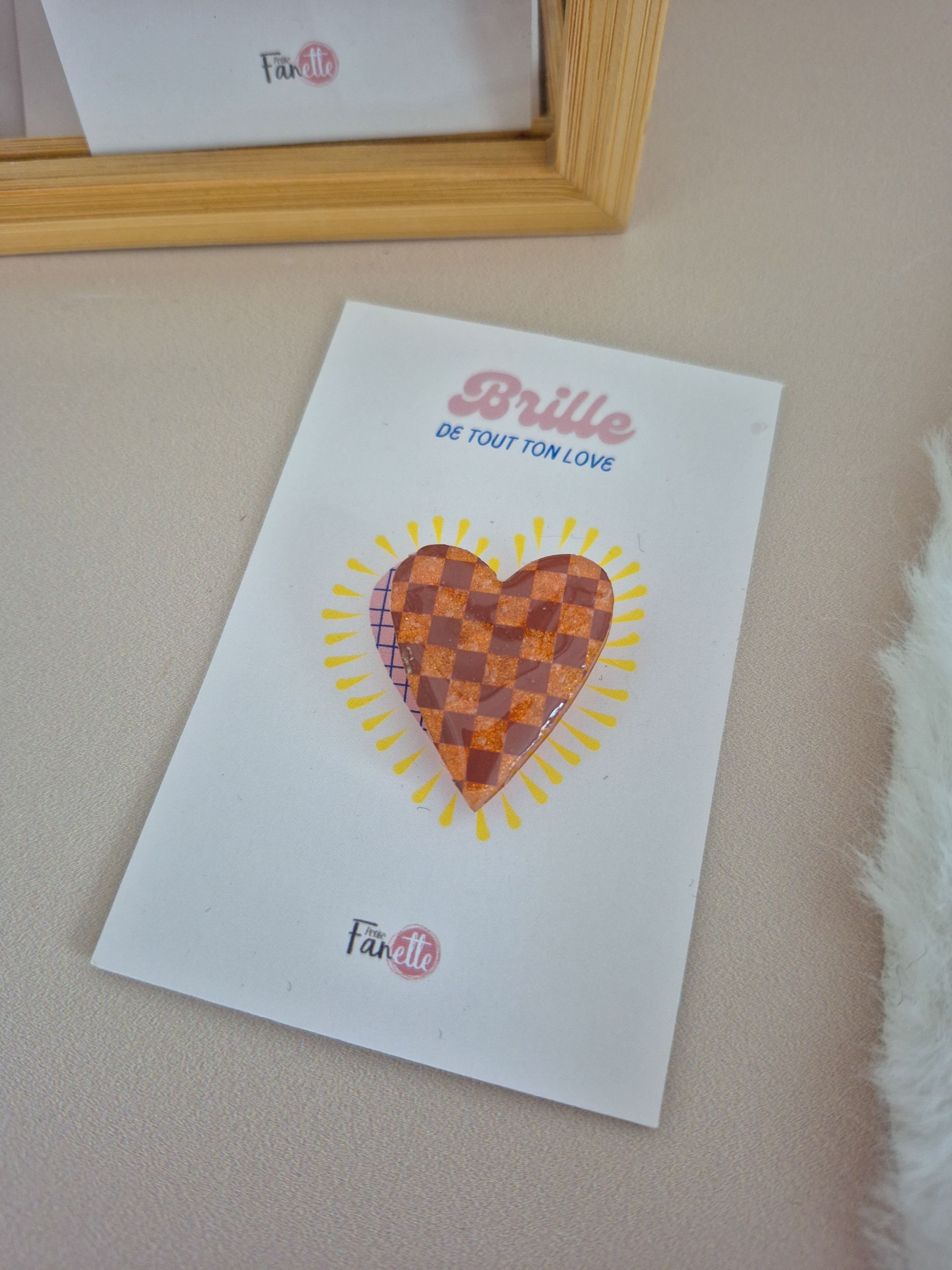 Broche Love Damier – Image 2