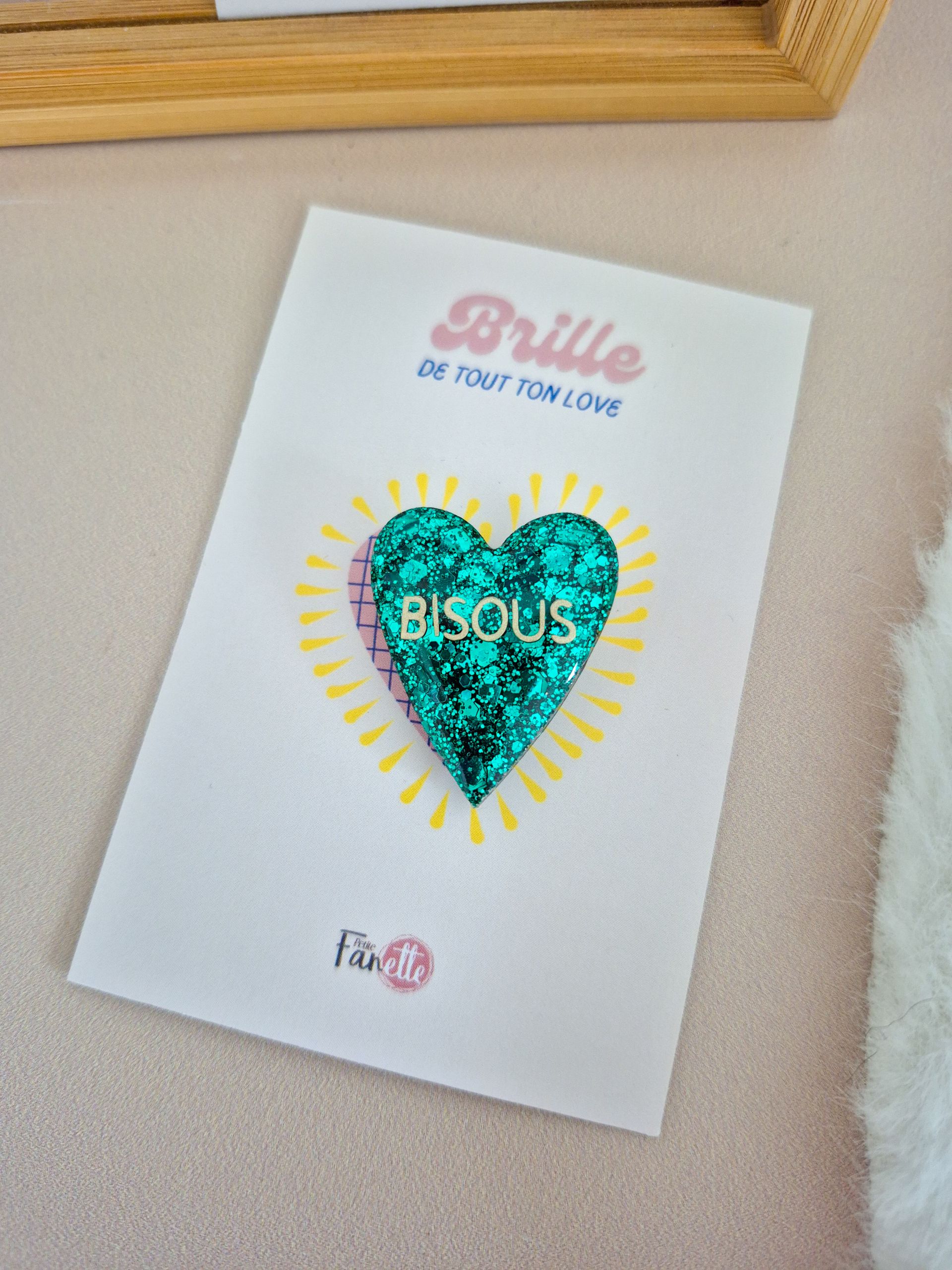 Broche Love Bisous émeraude – Image 2