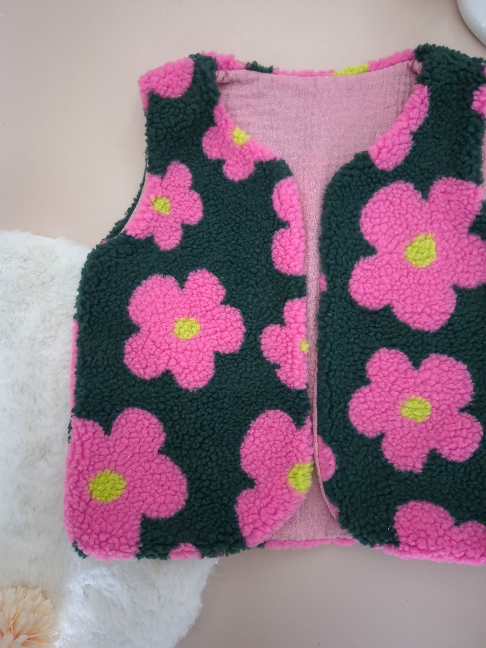 Gilet Fourrure Flowers – Image 3
